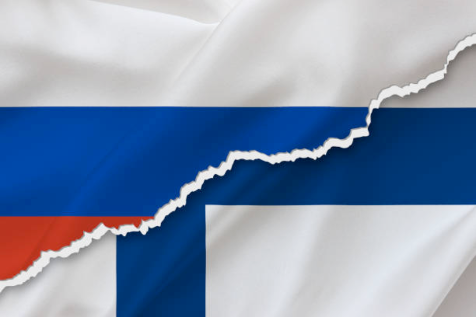 芬兰关闭与俄罗斯的边境口岸应对移民潮